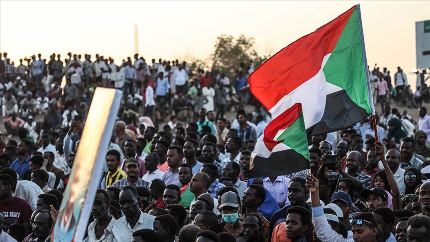 Sudan'daki Türk vatandaşlarına 'sokağa çıkmayın' çağrısı 
