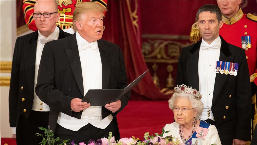 Presiden Trump memulai kunjungan kontroversial ke Inggris