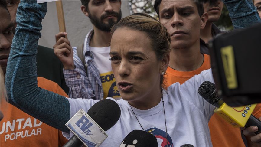 La opositora venezolana Lilian Tintori está con su hija en España