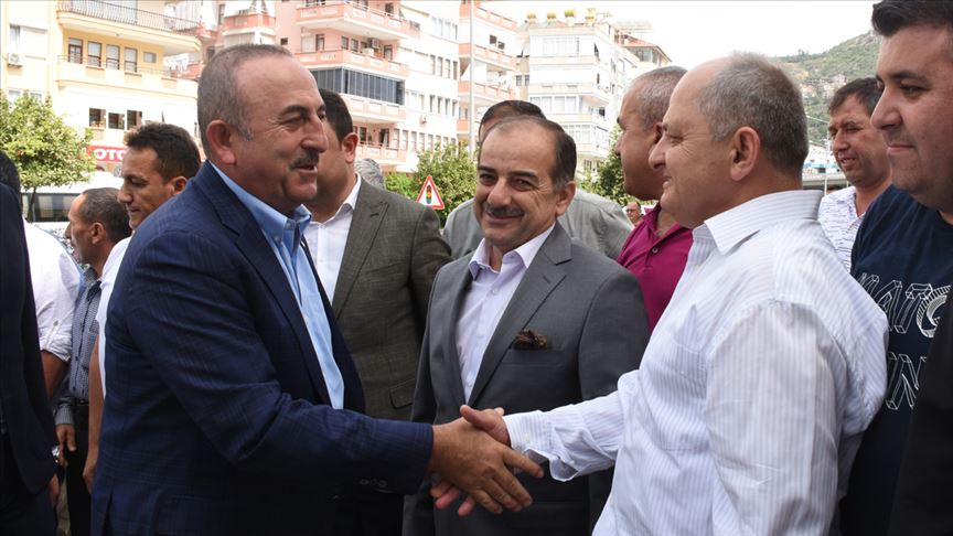 Dışişleri Bakanı Çavuşoğlu Antalya'da bayramlaşma törenlerine katıldı