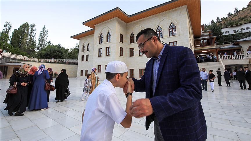 Ramazan Bayramı kutlanıyor