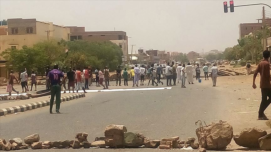 При разгоне демонстрантов в Судане погибли 100 человек - оппозиция
