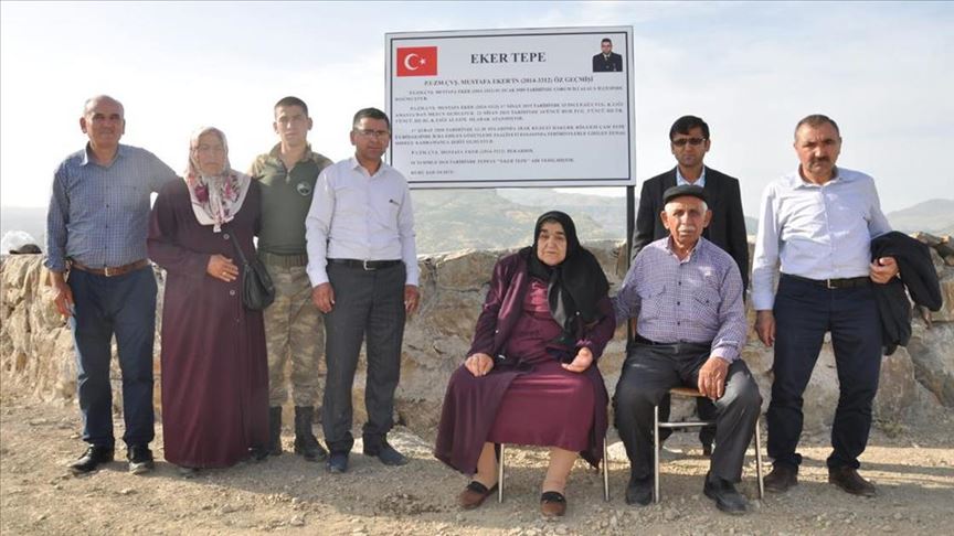 Şehit ailesinden oğullarının adını taşıyan üs bölgesine ziyaret