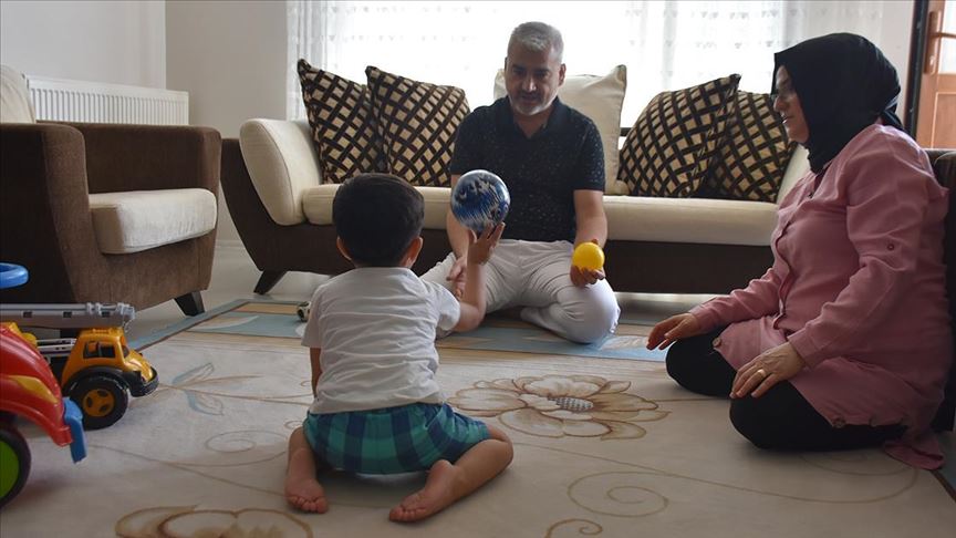 Koruyucu aile oldular hayatları değişti