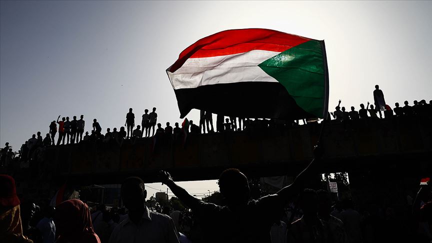 Devrim karşıtı güçler Sudan'da 'Mısır senaryosu' peşinde
