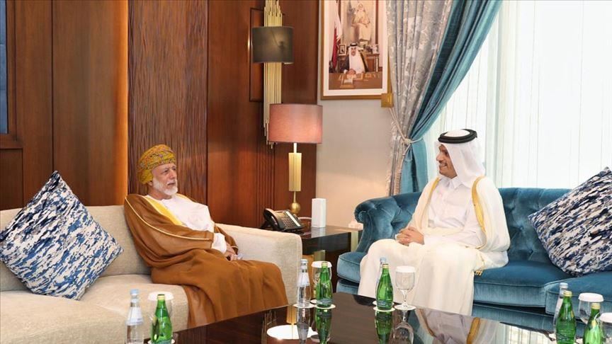 Les MAE du Qatar et d'Oman discutent de la coopération bilatérale