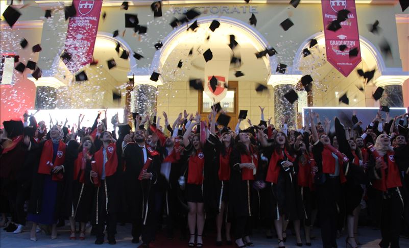 Shkup, mbahet ceremonia e diplomimit në Universitetin Ndërkombëtar Ballkanik