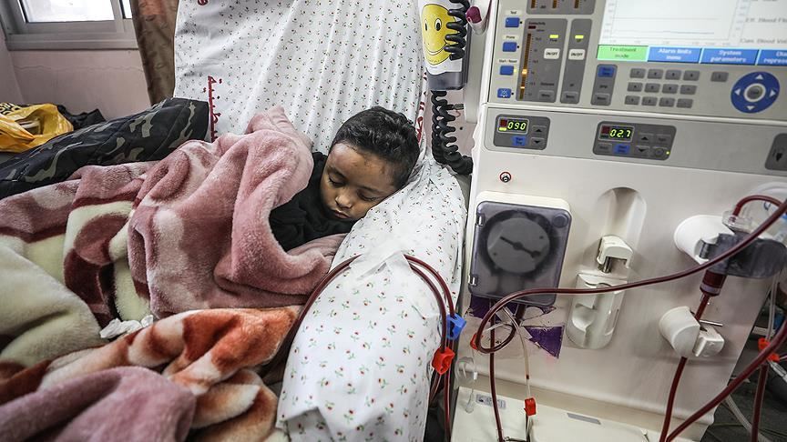 Gaza, prindërit përpiqen të bashkohen me fëmijët për trajtim në Izrael