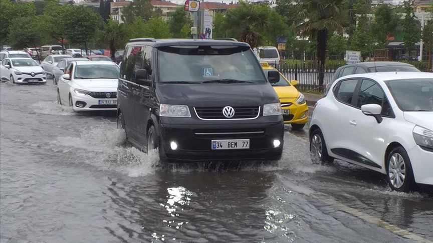 İstanbul'da sağanak etkili oluyor