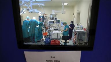 Turqia synon rekordin Guinness në transplantin e mëlçisë