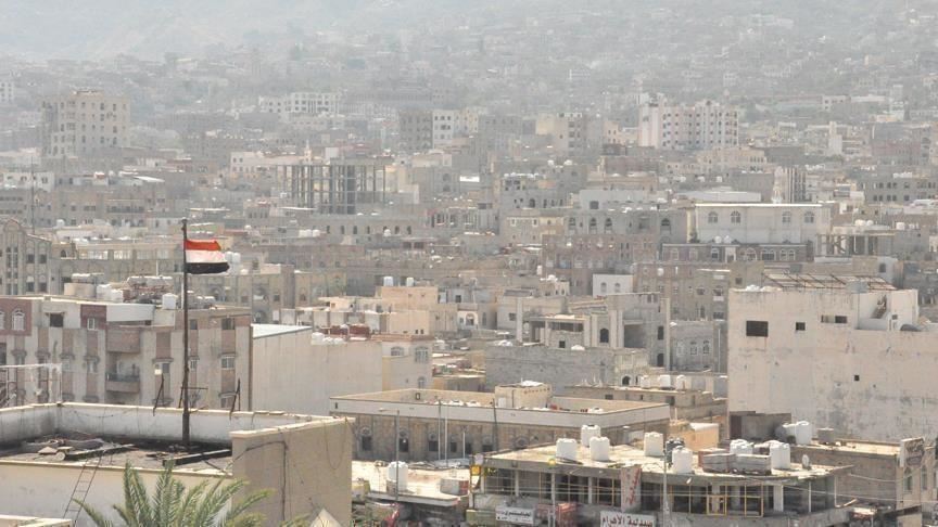 اليمن.. محتجون يطالبون بافتتاح مطار الريان جنوب شرقي البلاد