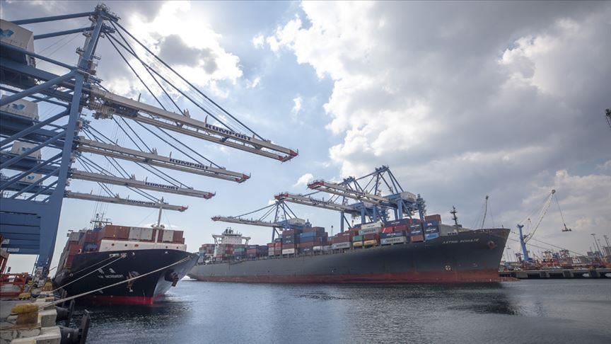 Turkey's current account gap falls in April
