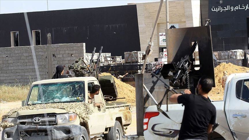 Армия Хафтара теряет контроль над аэропортом Триполи
