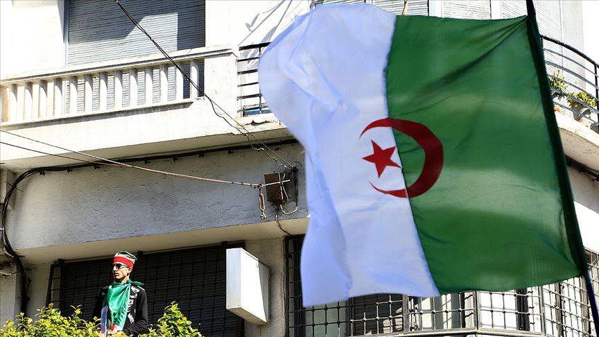 Cezayir cumhurbaşkanlığı seçiminin iptalinden sonra belirsizliğe ilerliyor