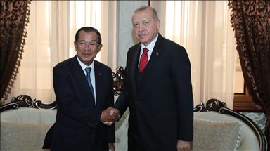 دیدار اردوغان با نخستوزیر کامبوج در حاشیه کنفرانس سیکا