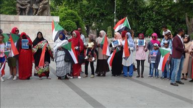 إسطنبول.. سودانيون يطالبون القوى السياسية بالتوحد ضد "العسكري"