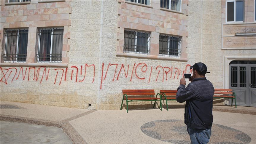 Bregu Perëndimor, kolonët hebrenj vandalizojnë xhaminë dhe pronat e palestinezëve