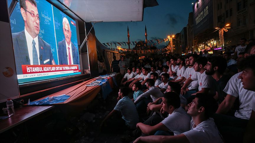 Vatandaşlar Yıldırım-İmamoğlu ortak yayınını ilgiyle takip etti