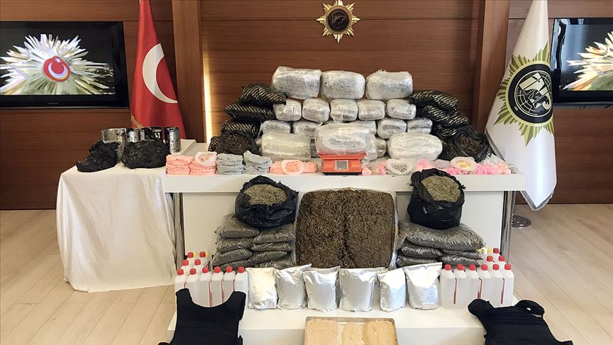 İstanbul'da uyuşturucu tacirlerine büyük darbe