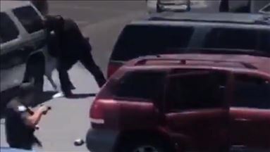 Mayor apologizes after US police threaten black family