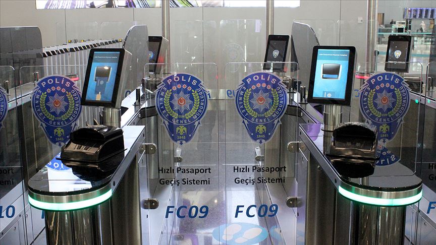 İstanbul Havalimanı'nda 'Hızlı Pasaport Geçiş Sistemi' başladı