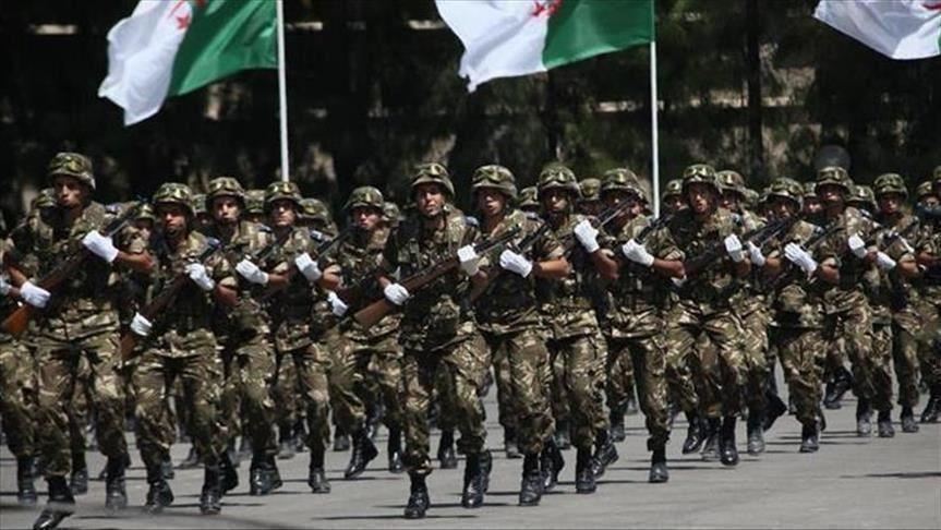 قيادة الجيش الجزائري: أي إلغاء لأحكام الدستور "يهدم أسس الدولة" 