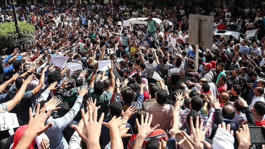Protests in Egypt after absentia funeral for Morsi