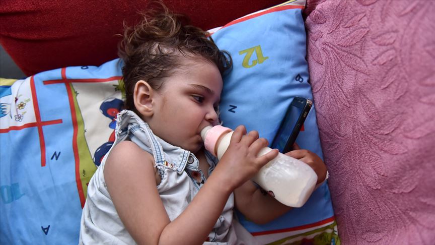 Minik Nazlı'nın 'kolostomi torbalı' yaşam mücadelesi