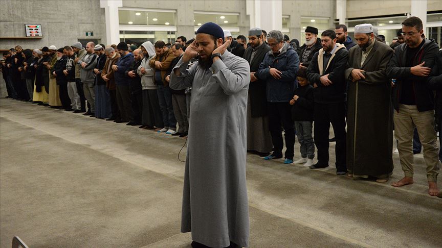 MÃ¼slÃ¼man dÃ¼nyasÄ± Mursi iÃ§in saf tuttu