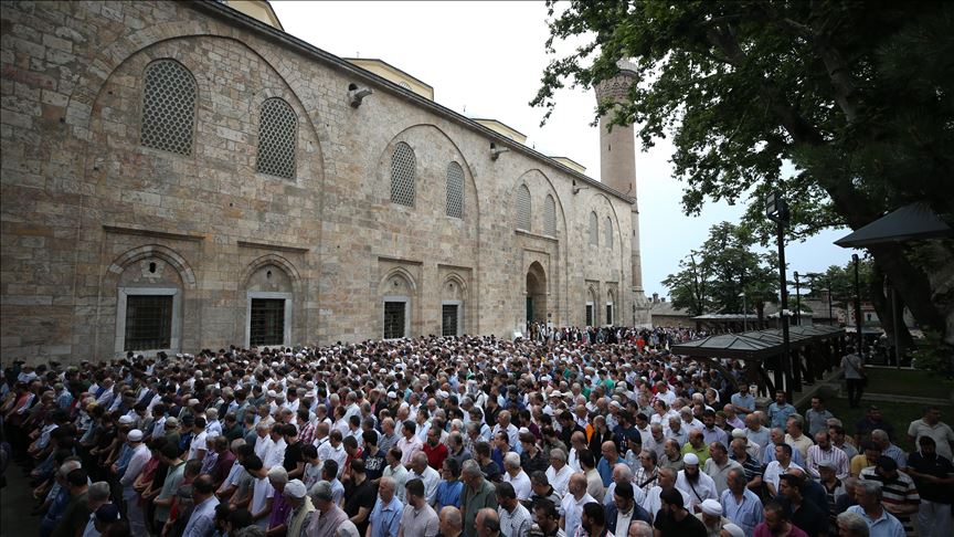 اقامه نماز میت غیابی برای مرسی در شهرهای مختلف ترکیه