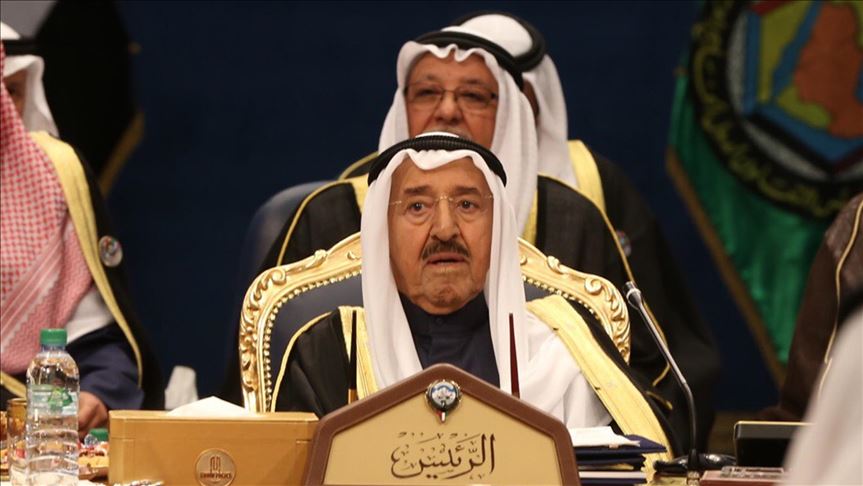 Kuwaiti emir starts official visit to Iraq