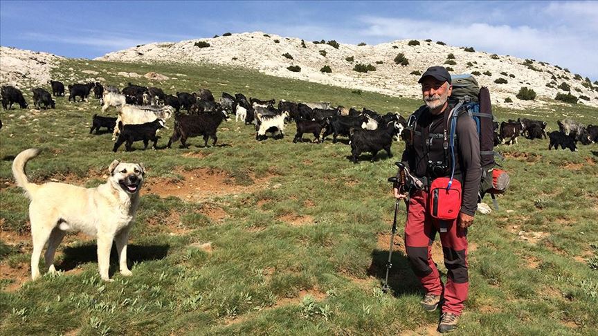 Yörüklerle 26 gün yürüyerek göç yolunu kaydetti