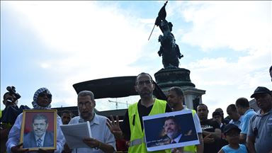 Avusturya’da Mursi için gösteri