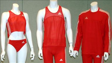 Tribunal europeo anula como logo las tres rayas de Adidas