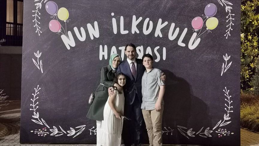 bakan albayrak aile fotografi paylasti