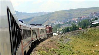 New passenger rail service connects Turkey and Iran