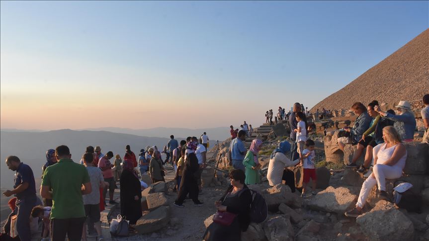 Majestic sunsets at Turkey's Mt. Nemrut draw tourists