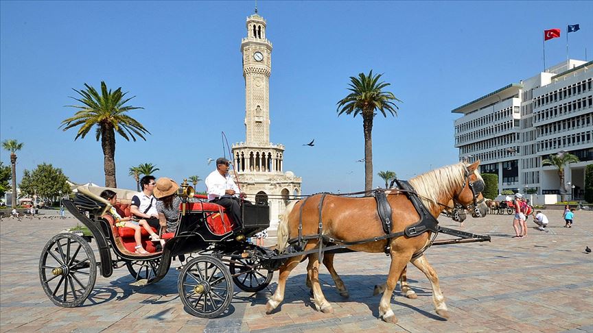 İzmir'de faytonlar yasaklandı