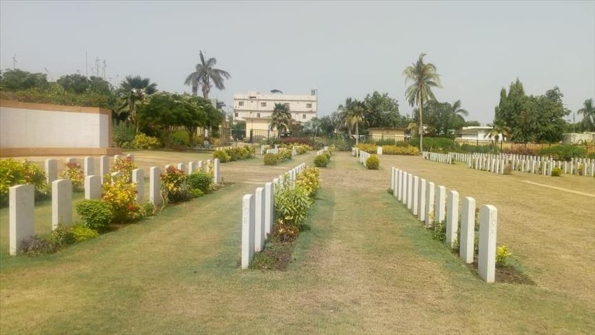 Karachi cemetery: Memorial to war's fallen