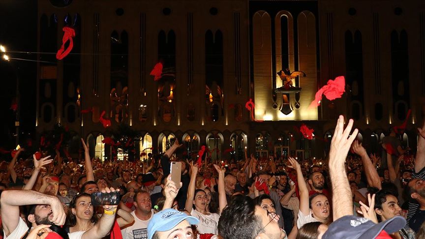 Gürcistan'ın başkenti Tiflis'te protestolar devam etti