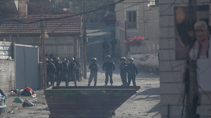 İsrail polisi İseviyye Mahallesi'ne yeniden baskın yaptı