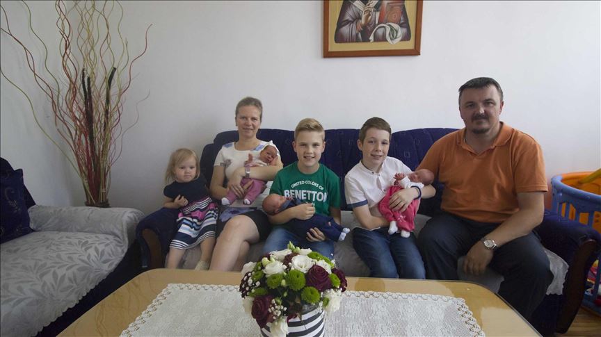 Radost u domu zeničkog paroha Marka Maleša: Šestero djece je Božiji blagoslov