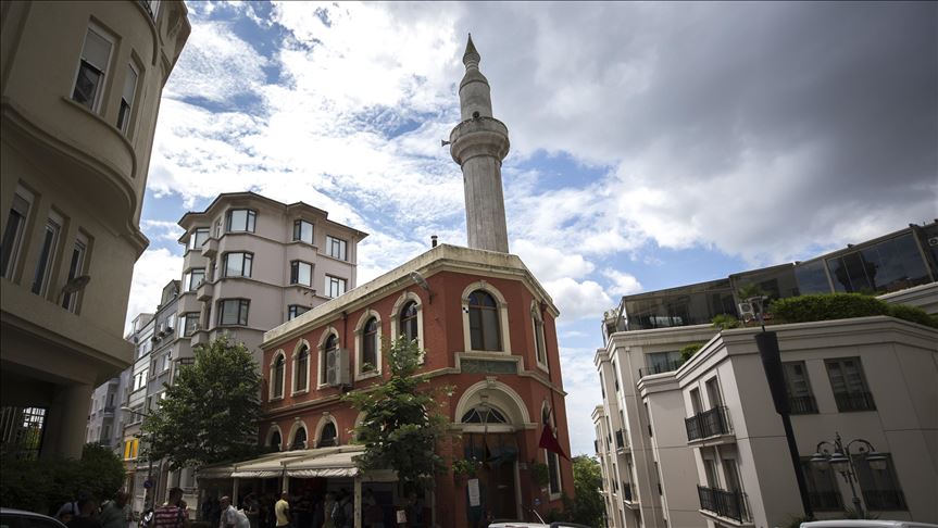 Historic Istanbul mosque brings fresh hope to homeless
