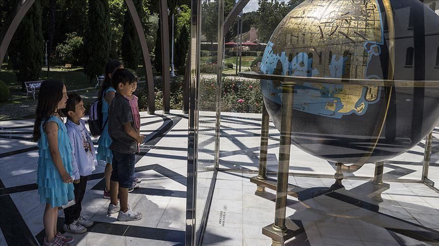 Shpikjet e eruditëve të civilizimit islam në muzeun në Stamboll