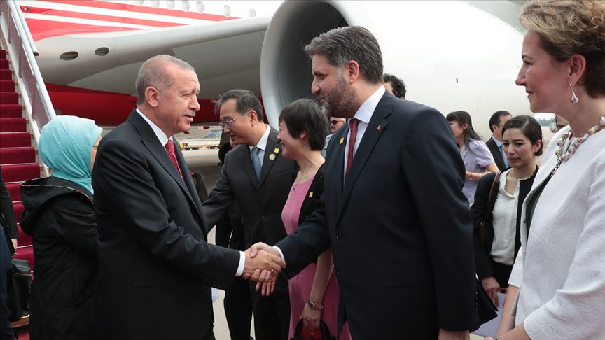 الرئيس أردوغان يصل بكين للقاء نظيره الصيني