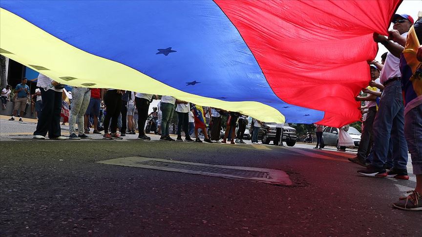 Venezuela'da taraflar 5 Temmuz'da sokakta