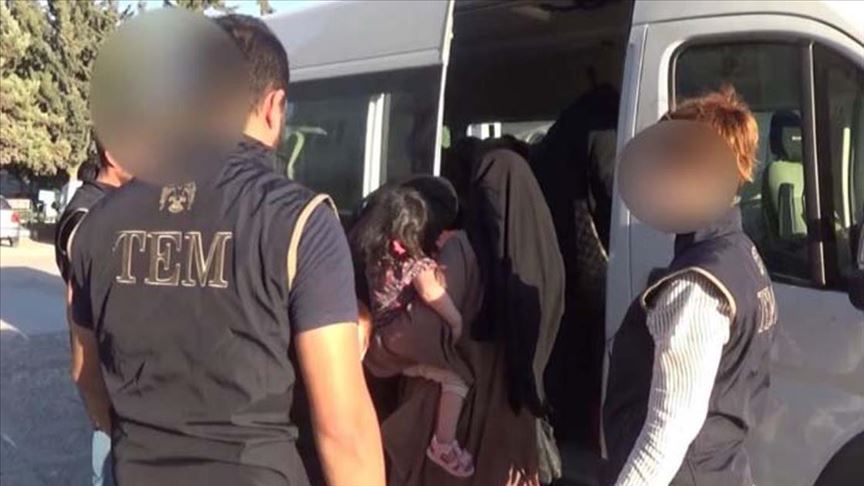 Interpol'ün aradığı DEAŞ'lı 3 kadın Kilis'te yakalandı 