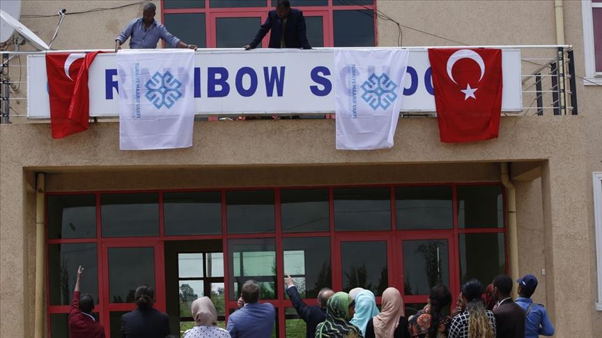 TMV Etiyopya'da FETÖ okullarını devraldı