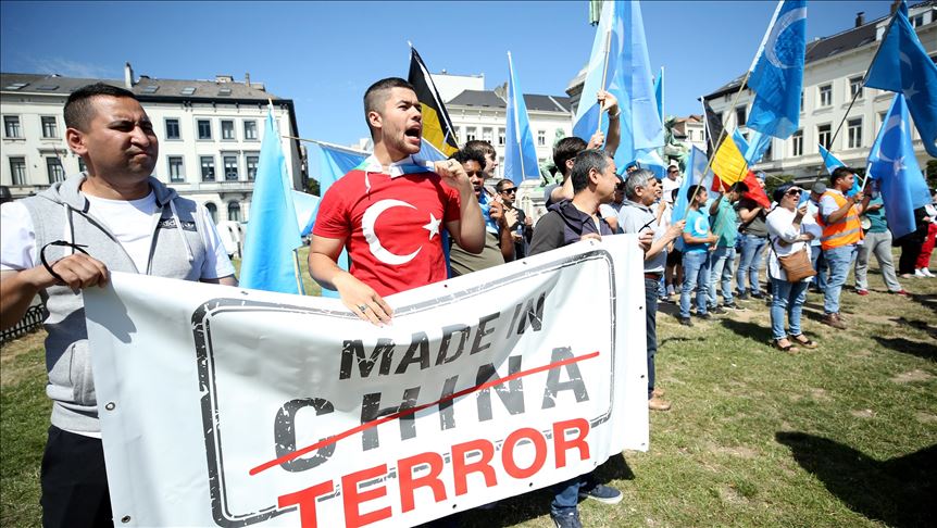 Turcos uigures protestan contra China en Bruselas