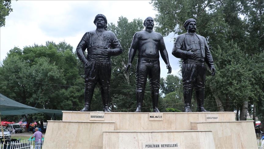 Turkey: Oil wrestling fans remember legends